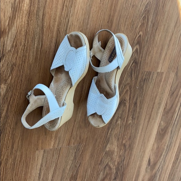 White leather wedge sandals women’s 7 - Picture 7 of 16